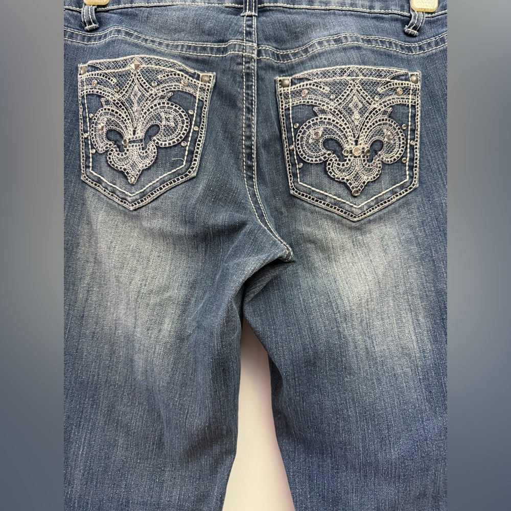 ND Weekend Classic Blue Boot Cut Jeans with Embroidery and Rhinestones Size 6